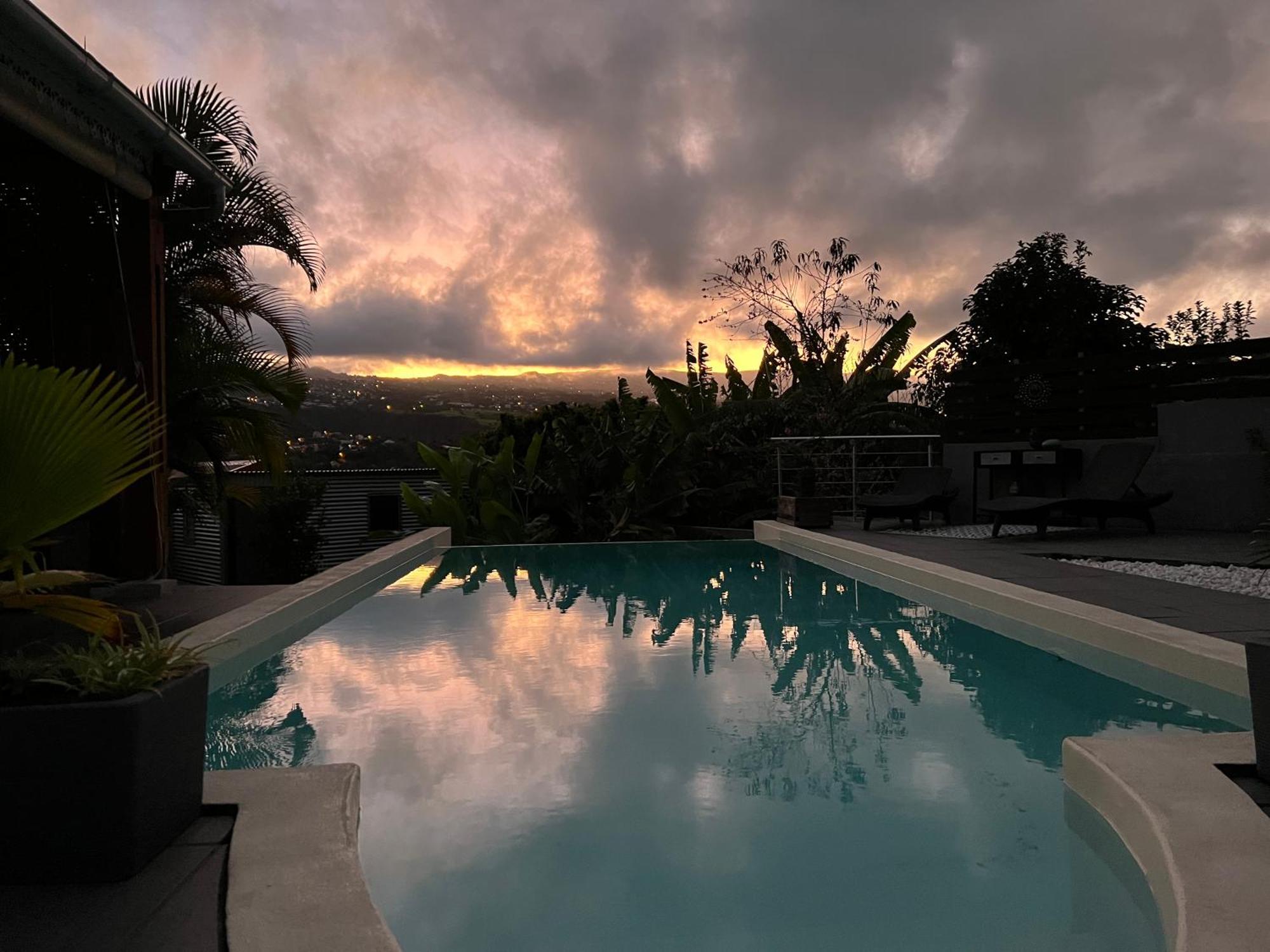 Villa Ti Moon, Entre Deux, Piscine 외부 사진